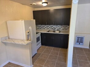 7217 Bailey Ct in Jacksonville, FL - Foto de edificio - Building Photo
