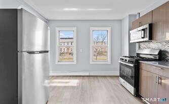 746 Maple St in Bridgeport, CT - Building Photo