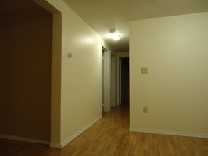 24 Chilmark St, Unit Upper Level in Worcester, MA - Foto de edificio - Building Photo