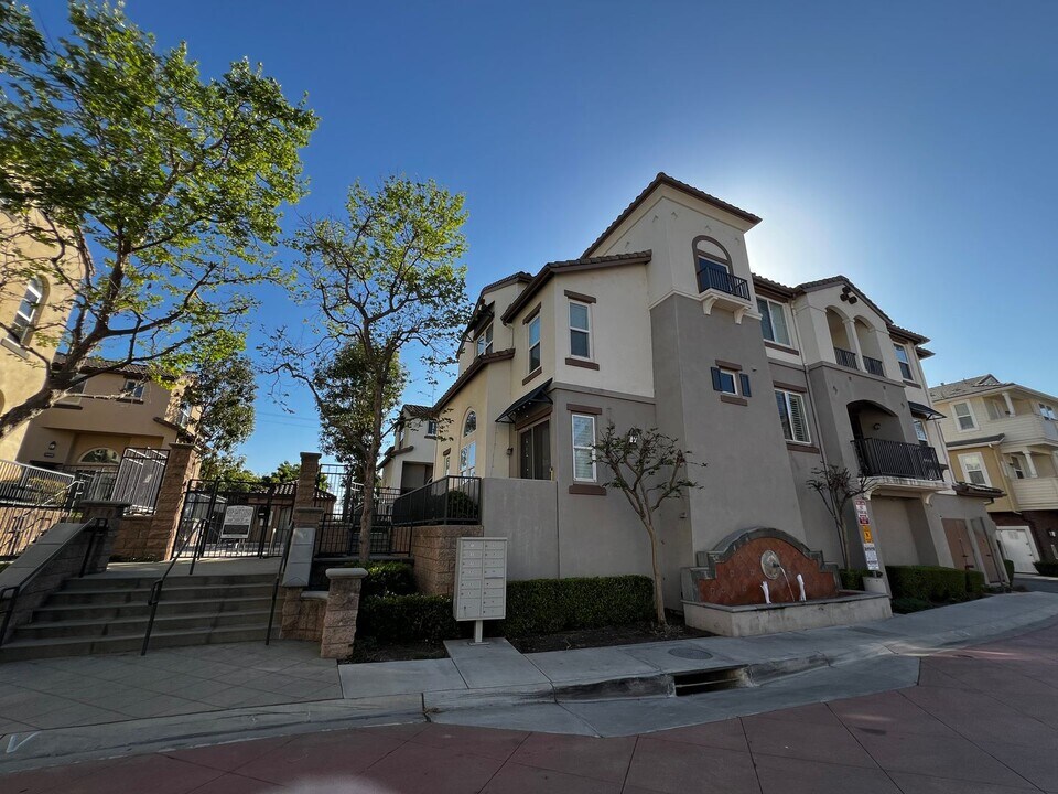 15332 Ashley Ct in Whittier, CA - Foto de edificio
