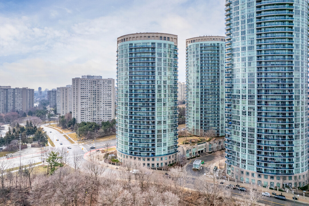 Absolute World Condos in Mississauga, ON - Building Photo