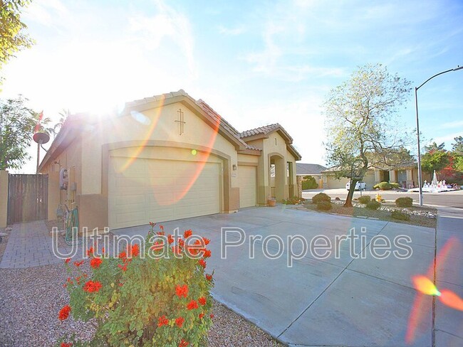 7039 W Potter Dr in Glendale, AZ - Building Photo - Building Photo