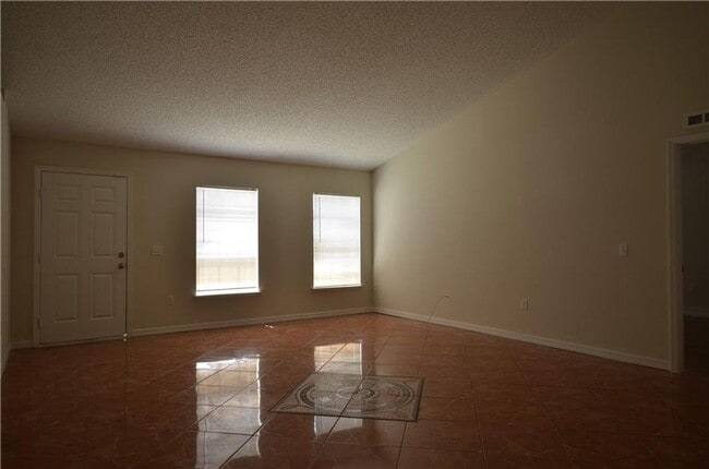 8846 104th Ave in Vero Beach, FL - Building Photo - Building Photo