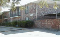 Valley Oaks Apartments in Houston, TX - Foto de edificio - Building Photo