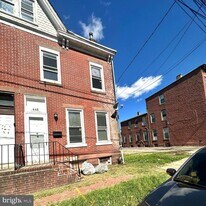 448 W Hanover St in Trenton, NJ - Building Photo