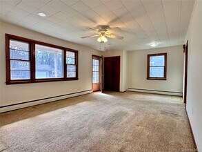 10 Smith St in Red Hook, NY - Building Photo - Building Photo