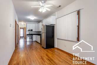 1351 N Wolcott Ave, Unit 2 in Chicago, IL - Building Photo - Building Photo