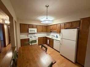 6401 W Berteau Ave in Chicago, IL - Building Photo - Building Photo