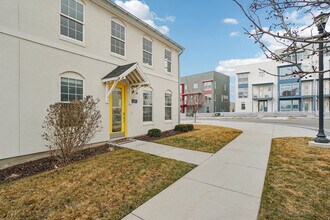 5387 W Bowstring Way in South Jordan, UT - Building Photo - Building Photo