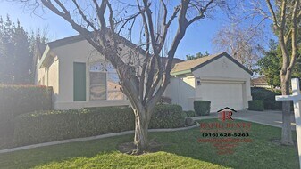 2713 Robinson Creek Ln in Elk Grove, CA - Building Photo