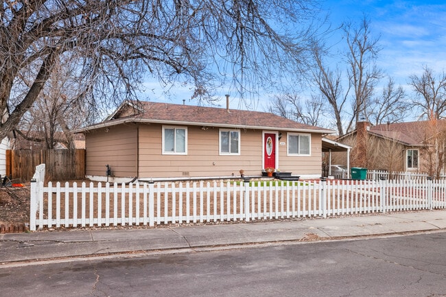 2525 Nadine Dr in Colorado Springs, CO - Building Photo - Building Photo