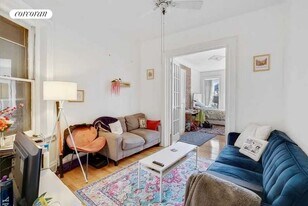 423 E 84th St in New York, NY - Building Photo