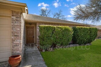 8120 Forest Dawn in Live Oak, TX - Building Photo - Building Photo