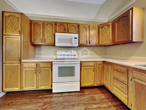 599 Whispering Pines Pl in Trenton, OH - Building Photo - Building Photo