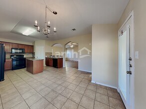 2135 Wiltshire Dr in New Braunfels, TX - Building Photo - Building Photo