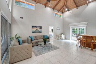 2244 NW 39th Dr in Boca Raton, FL - Foto de edificio - Building Photo
