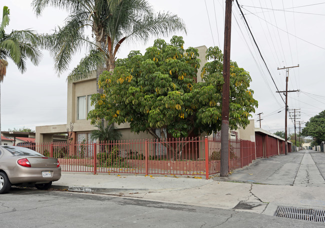 6021 Muller St in Bell Gardens, CA - Building Photo - Building Photo