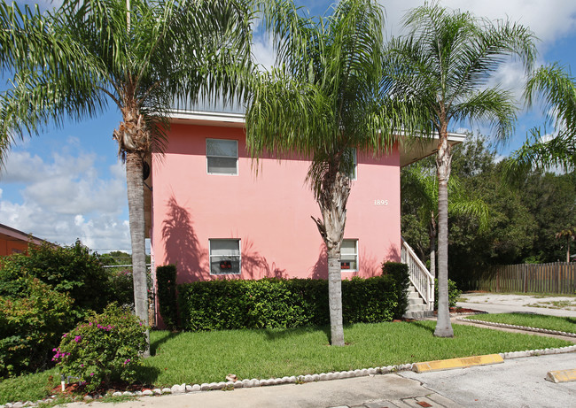 Vero Apartments in Vero Beach, FL - Building Photo - Building Photo