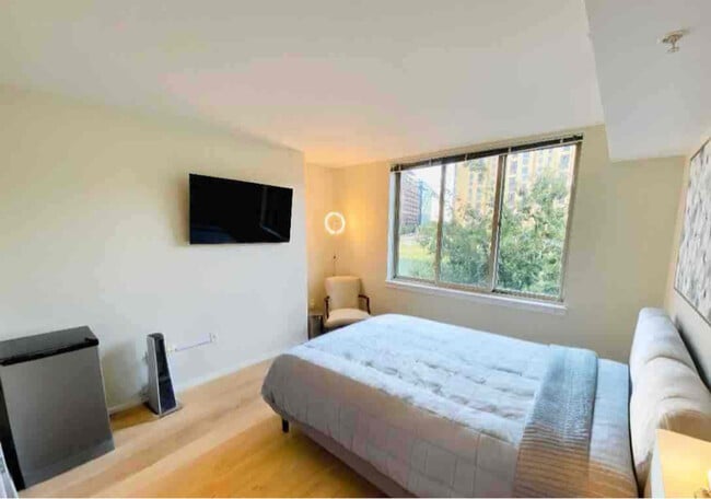 1000 New Jersey Ave SE in Washington, DC - Building Photo - Building Photo