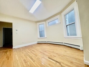 19 Baldwin Ave in Jersey City, NJ - Building Photo - Building Photo