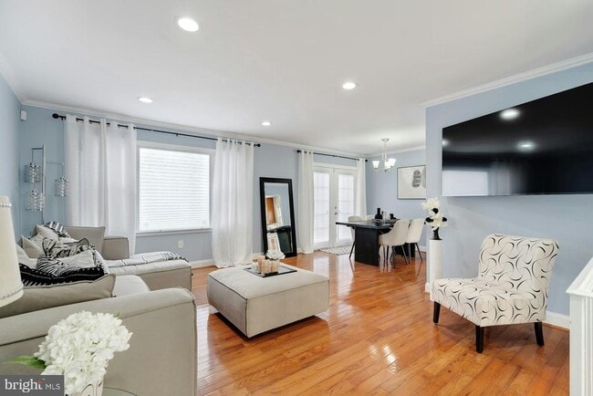 property at 900 E Tantallon Dr