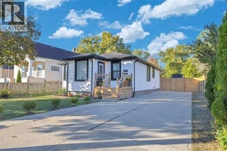 937 Lauzon Rd in Windsor, ON - Building Photo - Building Photo
