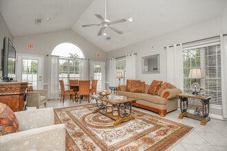 Lakeshore Crossing in Atlanta, GA - Building Photo - Interior Photo