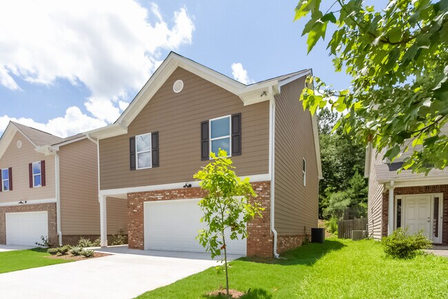 474 Kirkland Dr in Locust Grove, GA - Building Photo - Building Photo