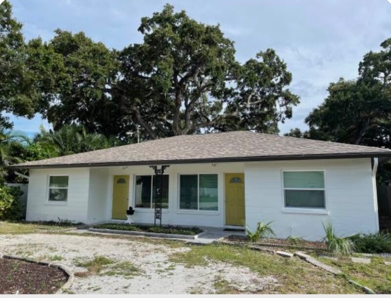 4914 26th Ave S in Gulfport, FL - Building Photo