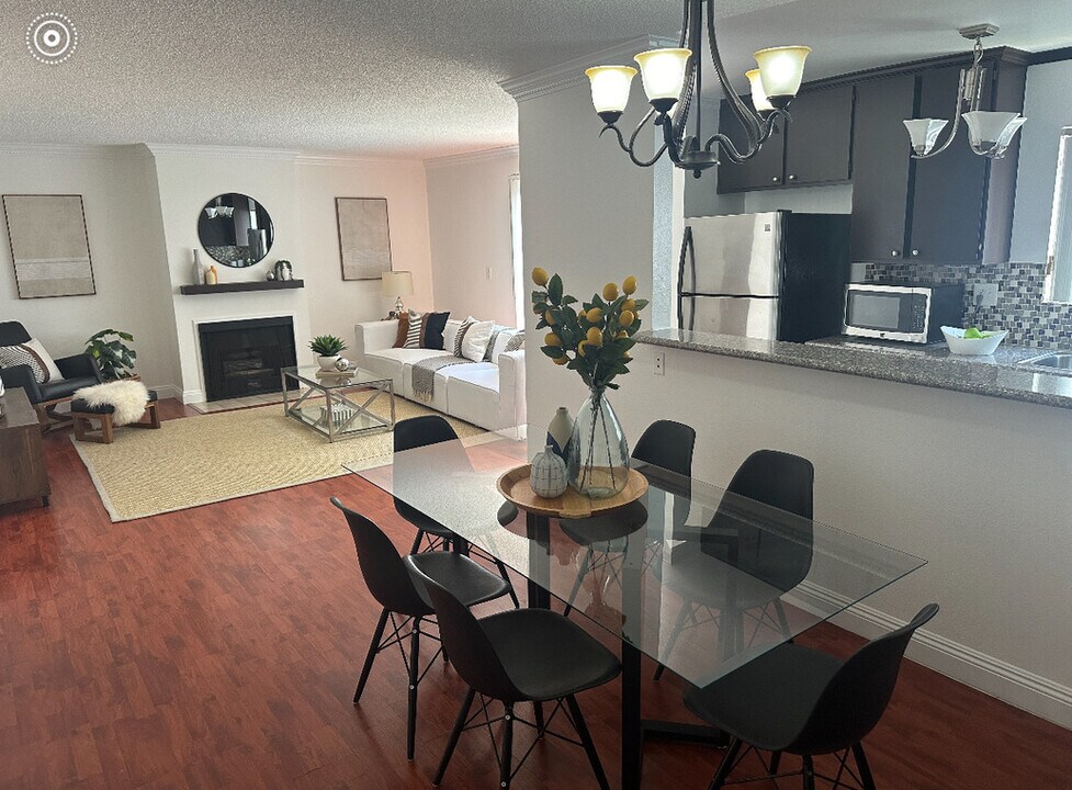 1440 Hi Point St, Unit 202 in Los Angeles, CA - Building Photo