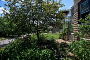 283 S Saratoga St in St. Paul, MN - Building Photo