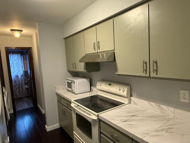 7 Twin Oaks in New Milford, CT - Building Photo - Building Photo