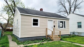 529 S Kenmore St in South Bend, IN - Building Photo