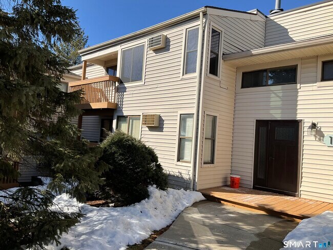 157 Woodland Dr in Cromwell, CT - Building Photo - Building Photo