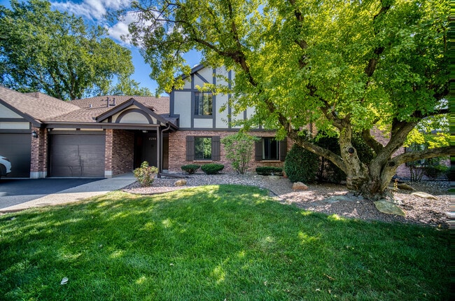 8235 Poplar Ln in Palos Hills, IL - Building Photo - Building Photo