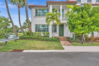 11541 SW 15th Ave in Pembroke Pines, FL - Building Photo - Building Photo