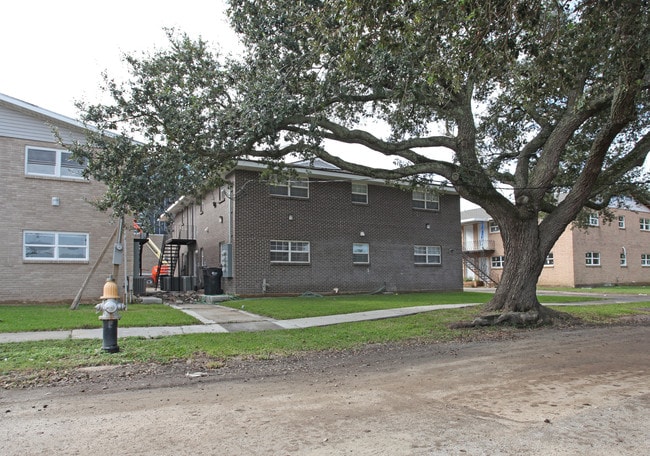 1524 Aviators St in New Orleans, LA - Foto de edificio - Building Photo