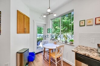 4495 248th Ln SE in Issaquah, WA - Building Photo - Building Photo