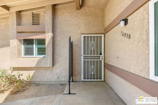 74038 Catalina Way in Palm Desert, CA - Foto de edificio - Building Photo