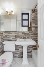 W. 97th St in New York, NY - Building Photo - Building Photo