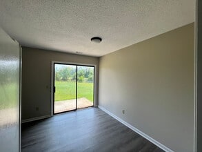 5650 Lost Creek Dr in Sumter, SC - Building Photo - Building Photo