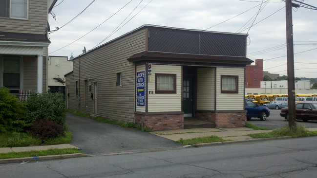 810 Capouse Ave in Scranton, PA - Foto de edificio - Building Photo