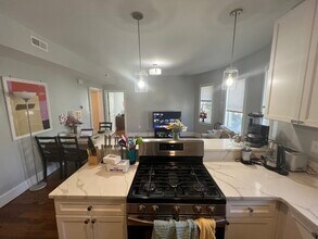 337 Highland Ave, Unit 2 in Somerville, MA - Building Photo - Building Photo