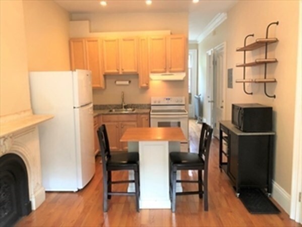 109 Pembroke St, Unit 2A in Boston, MA - Building Photo - Building Photo