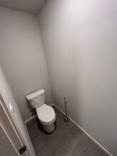 1672 NW Landon St in McMinnville, OR - Building Photo - Building Photo