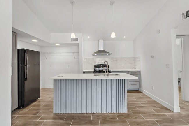 property at 5725 Gatlin Ave