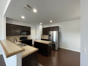 918 Brown Rock Dr in New Braunfels, TX - Building Photo - Building Photo