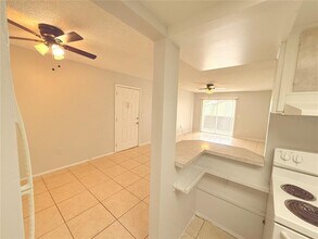 910 Lake Destiny Rd in Altamonte Springs, FL - Building Photo - Building Photo