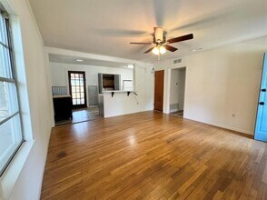 406 Swanee Dr in Austin, TX - Building Photo - Building Photo