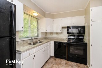 9313 Richmond Dr in Kansas City, MO - Building Photo - Building Photo